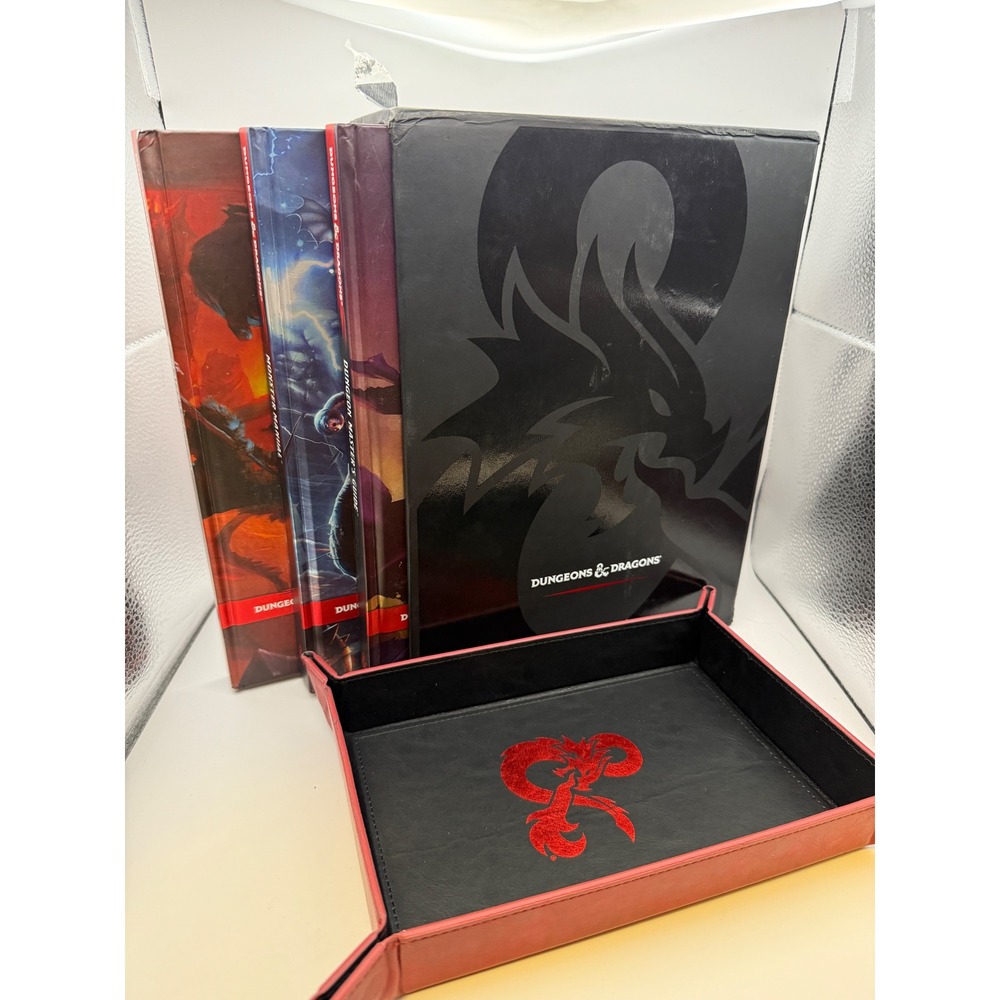 Dungeons & Dragons Core Rulebooks Gift Set 5th Edition with Ultra Pro Dice Tray